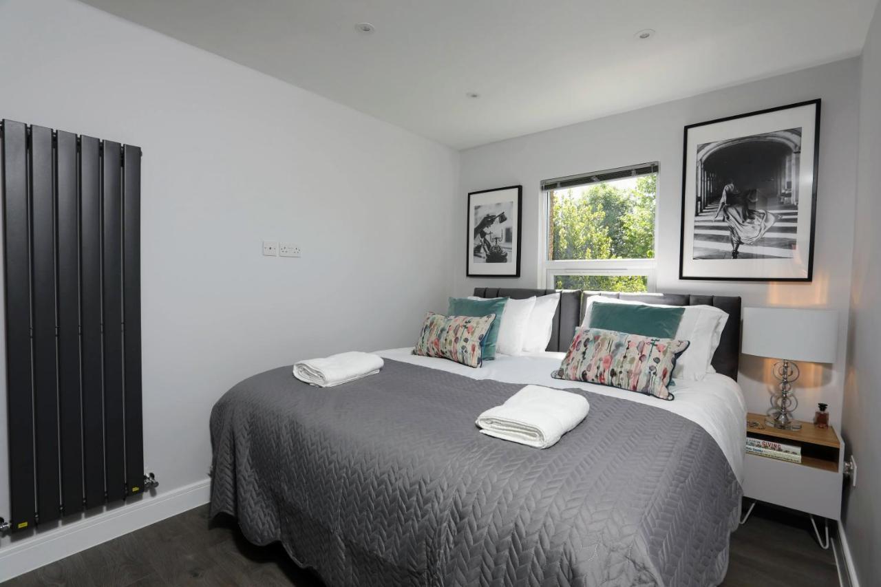 Aisiki Apartments At Stanhope Road, North Finchley, Airconditioned Multiple 2 Or 3-Bedroom, Pet-Friendly Duplex Flats, King Or Twin Beds, Airconditioned & Free Wi-Fi Buitenkant foto