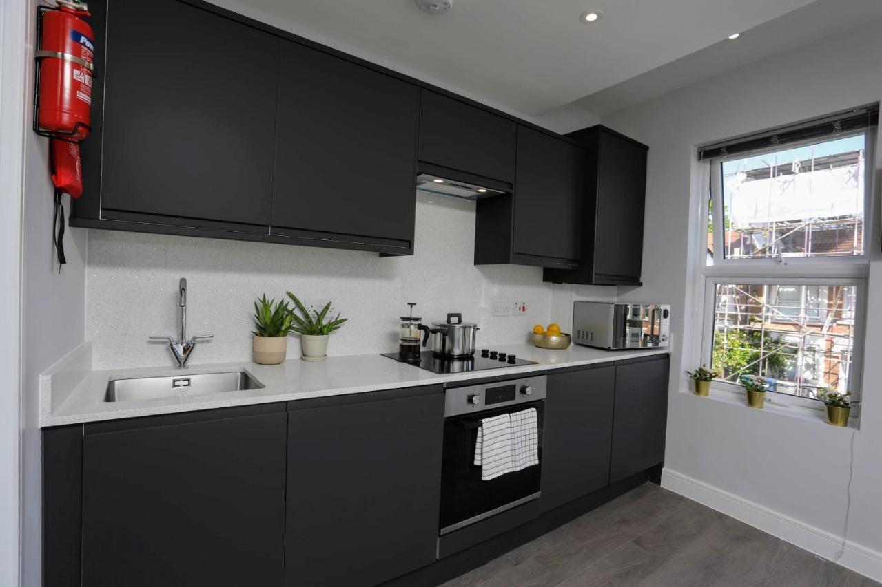 Aisiki Apartments At Stanhope Road, North Finchley, Airconditioned Multiple 2 Or 3-Bedroom, Pet-Friendly Duplex Flats, King Or Twin Beds, Airconditioned & Free Wi-Fi Buitenkant foto