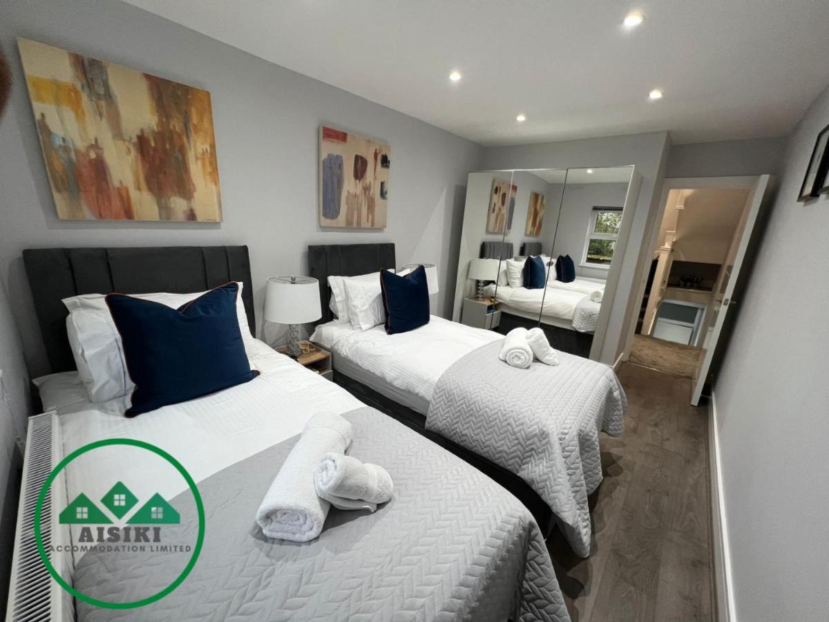 Aisiki Apartments At Stanhope Road, North Finchley, Airconditioned Multiple 2 Or 3-Bedroom, Pet-Friendly Duplex Flats, King Or Twin Beds, Airconditioned & Free Wi-Fi Buitenkant foto