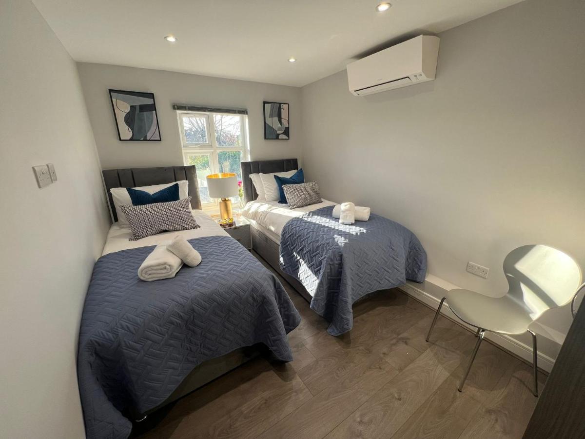 Aisiki Apartments At Stanhope Road, North Finchley, Airconditioned Multiple 2 Or 3-Bedroom, Pet-Friendly Duplex Flats, King Or Twin Beds, Airconditioned & Free Wi-Fi Buitenkant foto