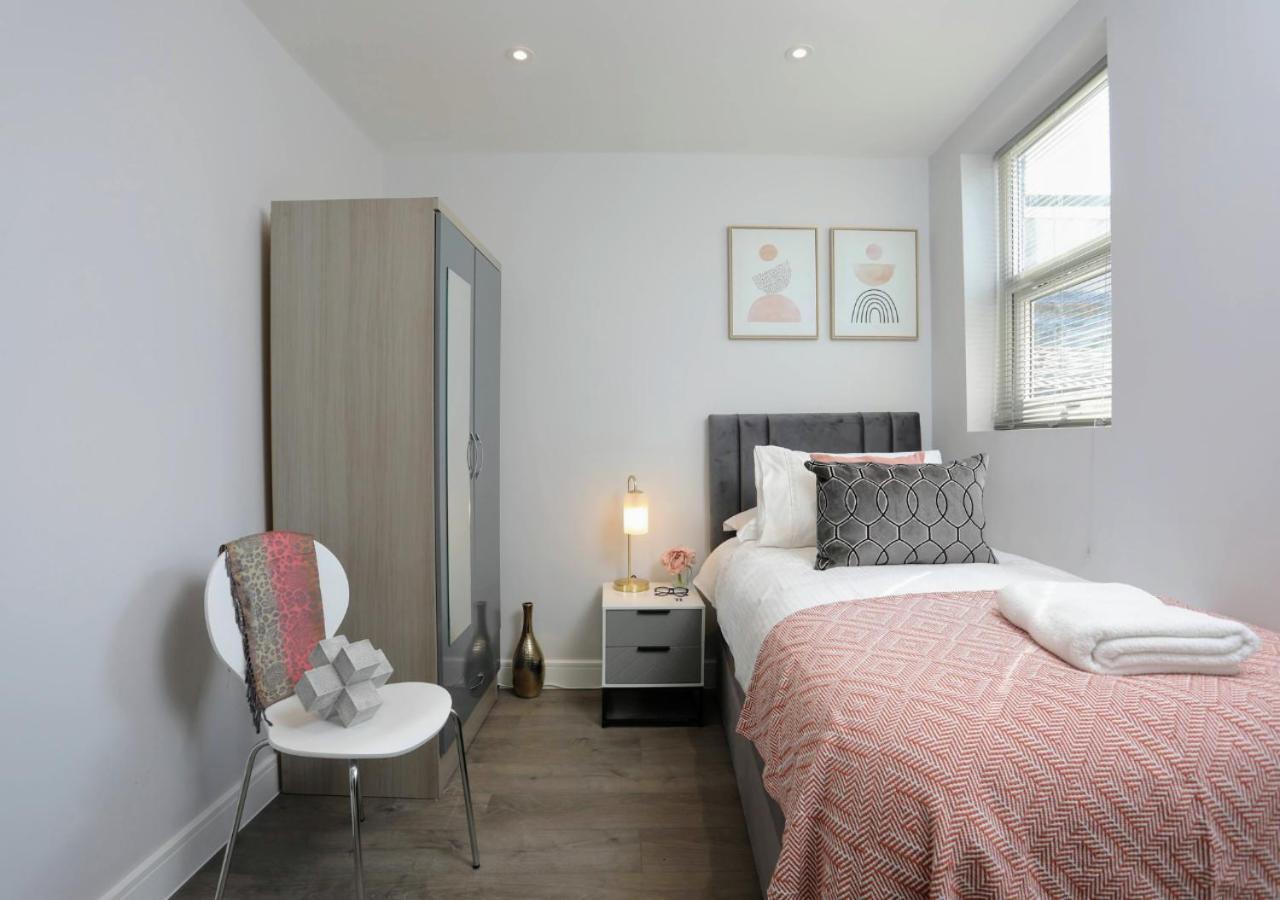 Aisiki Apartments At Stanhope Road, North Finchley, Airconditioned Multiple 2 Or 3-Bedroom, Pet-Friendly Duplex Flats, King Or Twin Beds, Airconditioned & Free Wi-Fi Buitenkant foto