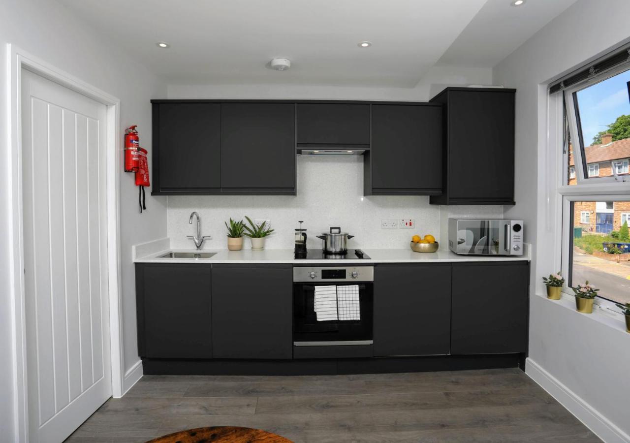 Aisiki Apartments At Stanhope Road, North Finchley, Airconditioned Multiple 2 Or 3-Bedroom, Pet-Friendly Duplex Flats, King Or Twin Beds, Airconditioned & Free Wi-Fi Buitenkant foto