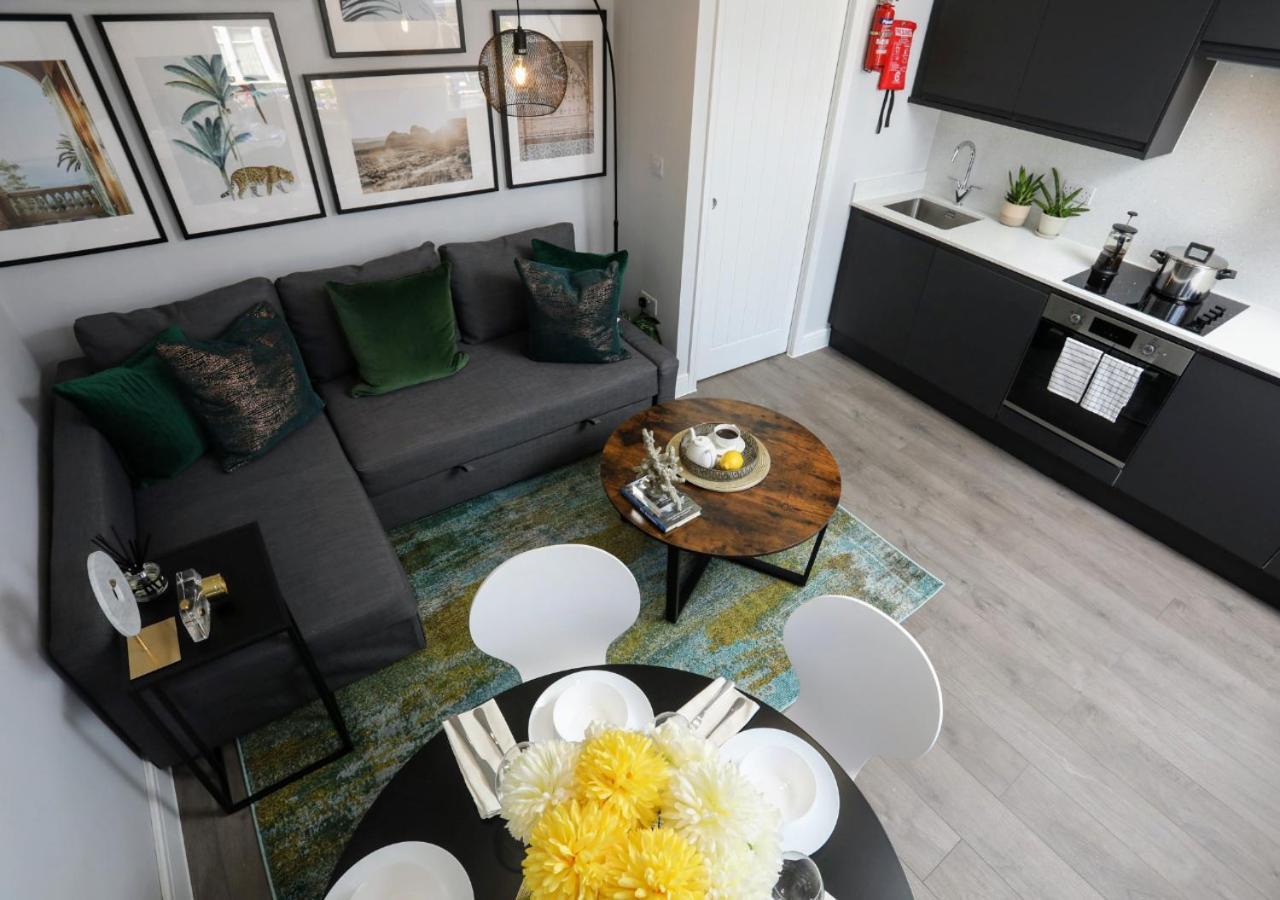 Aisiki Apartments At Stanhope Road, North Finchley, Airconditioned Multiple 2 Or 3-Bedroom, Pet-Friendly Duplex Flats, King Or Twin Beds, Airconditioned & Free Wi-Fi Buitenkant foto