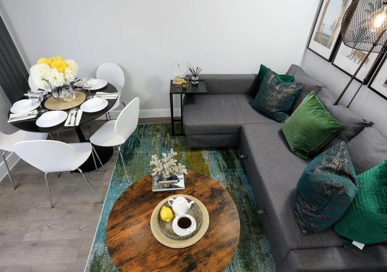 Aisiki Apartments At Stanhope Road, North Finchley, Airconditioned Multiple 2 Or 3-Bedroom, Pet-Friendly Duplex Flats, King Or Twin Beds, Airconditioned & Free Wi-Fi Buitenkant foto