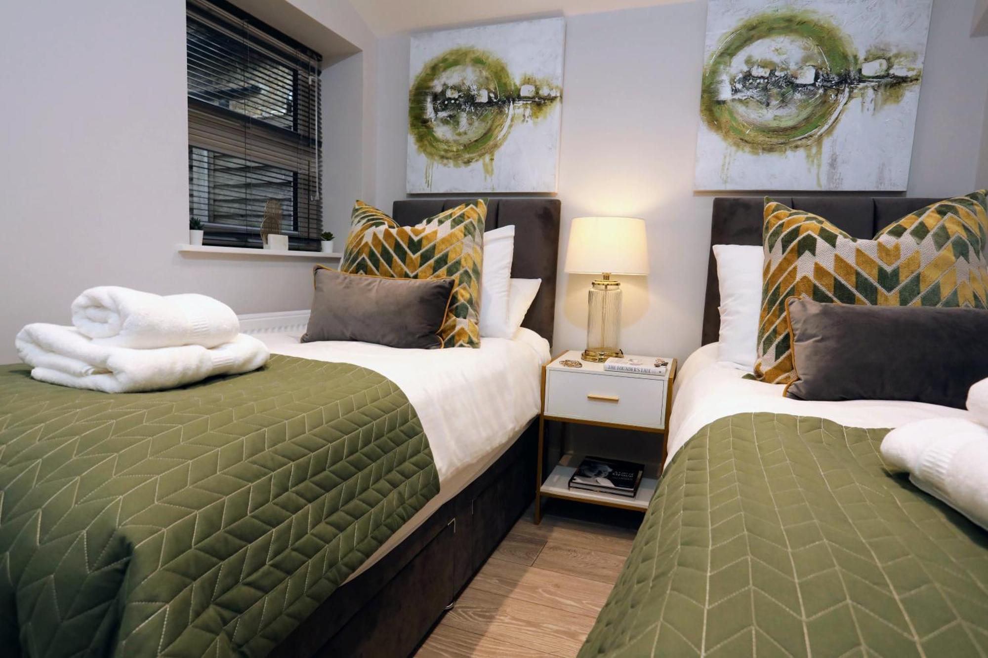 Aisiki Apartments At Stanhope Road, North Finchley, Airconditioned Multiple 2 Or 3-Bedroom, Pet-Friendly Duplex Flats, King Or Twin Beds, Airconditioned & Free Wi-Fi Buitenkant foto