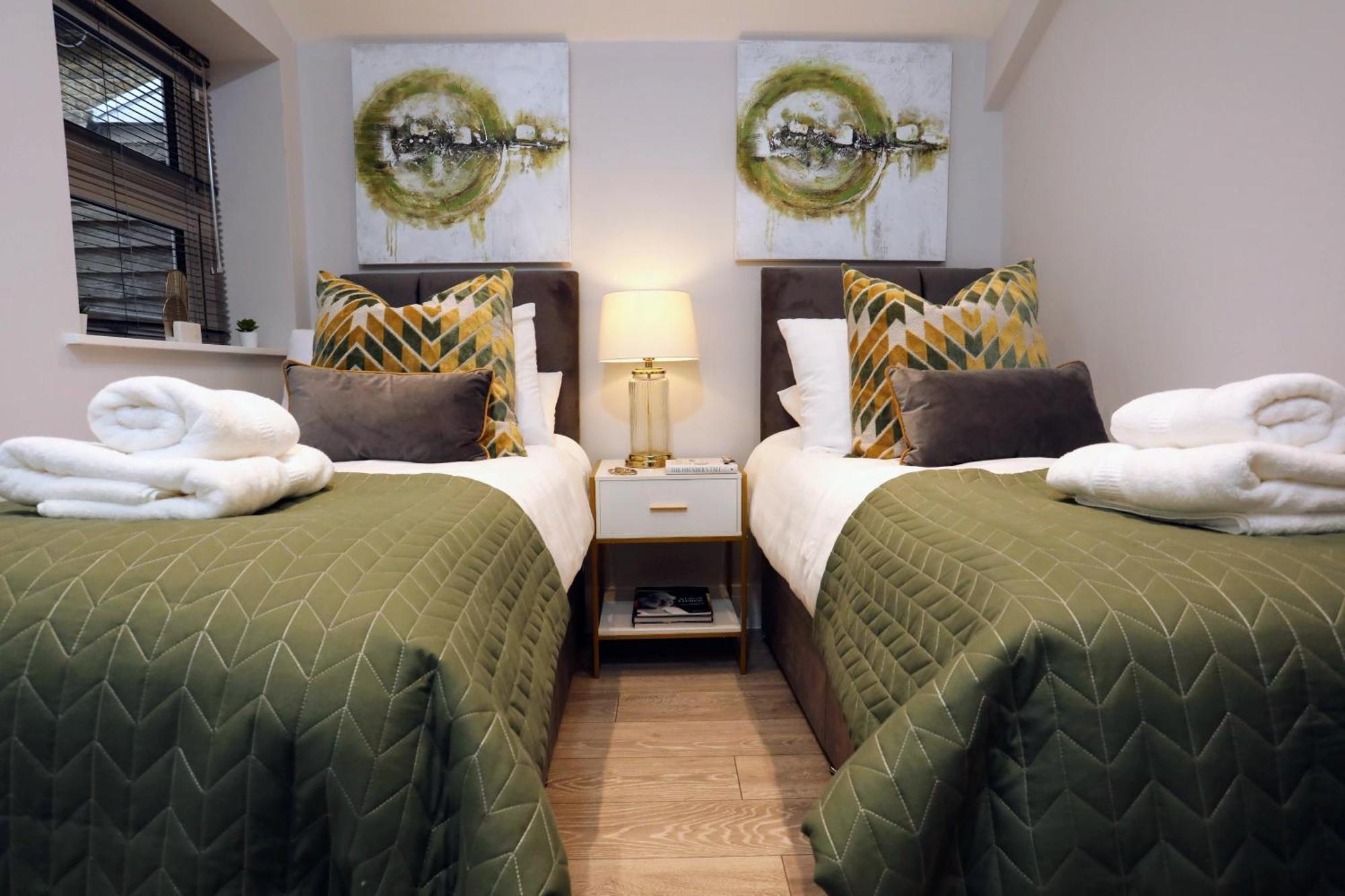 Aisiki Apartments At Stanhope Road, North Finchley, Airconditioned Multiple 2 Or 3-Bedroom, Pet-Friendly Duplex Flats, King Or Twin Beds, Airconditioned & Free Wi-Fi Buitenkant foto