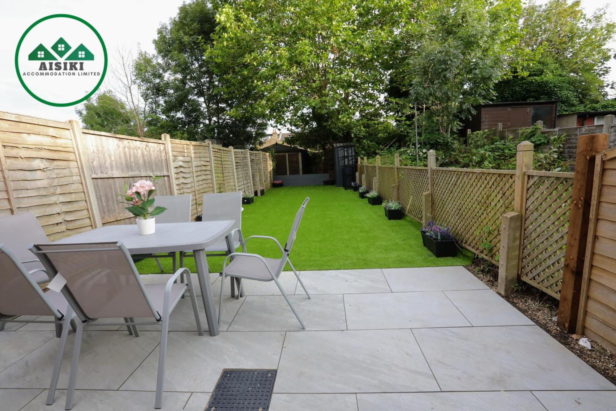 Aisiki Apartments At Stanhope Road, North Finchley, Airconditioned Multiple 2 Or 3-Bedroom, Pet-Friendly Duplex Flats, King Or Twin Beds, Airconditioned & Free Wi-Fi Buitenkant foto